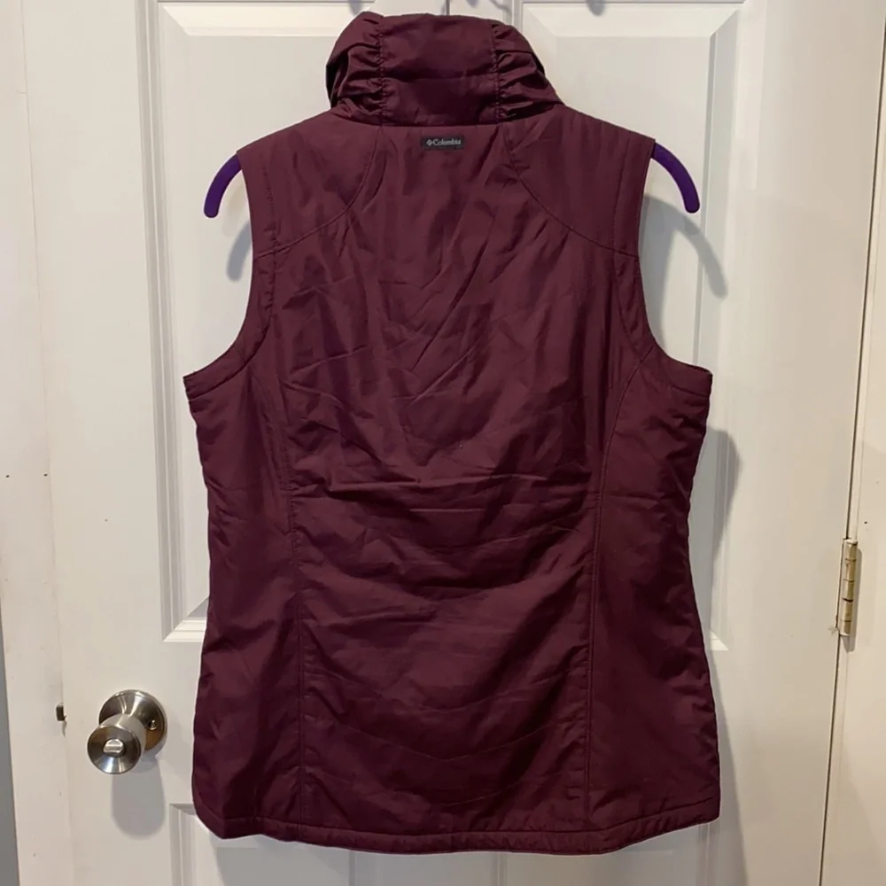 Columbia Burgundy Lightweight Vest EUC